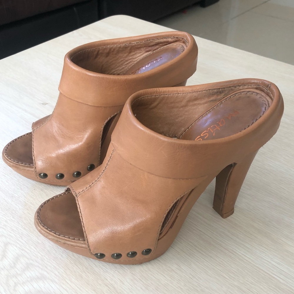Matisse Melody Bootie in Camel